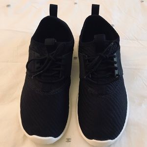 NIKE Juvenate SE Sneaker
